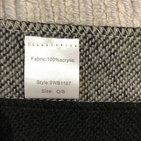 Elan Poncho - Picture 4 of 4